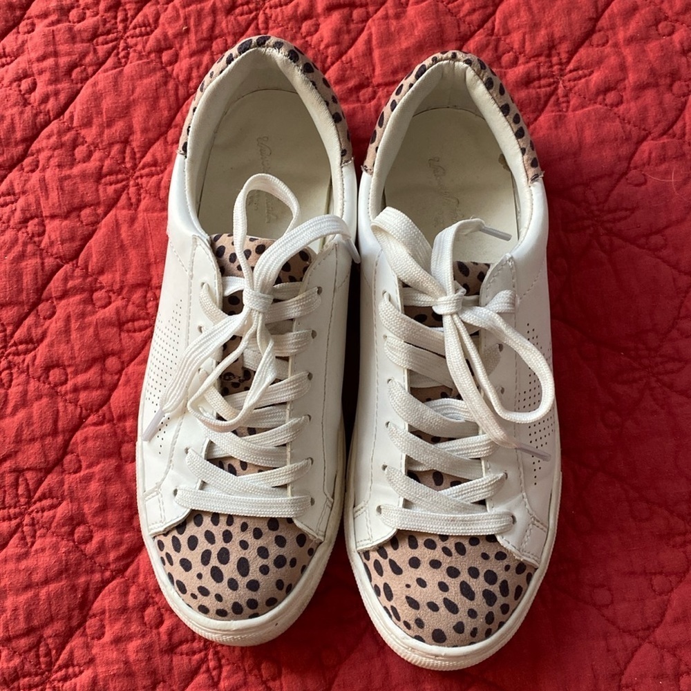 Universal Threads sneakers